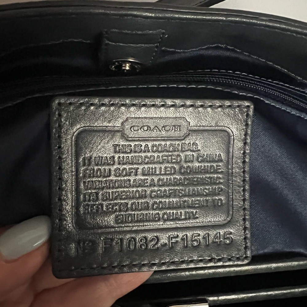 Coach Laura Spectator Shoulder bag With 3 Compartments and Kisslock 2010 - Picture 5 of 14